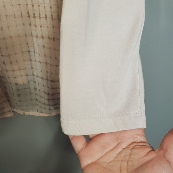 Elegant Beige Women's Top - Picture 8 of 11